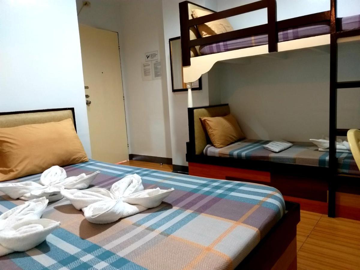 Sola Eleganza Apartelle Quezon City Eksteriør billede