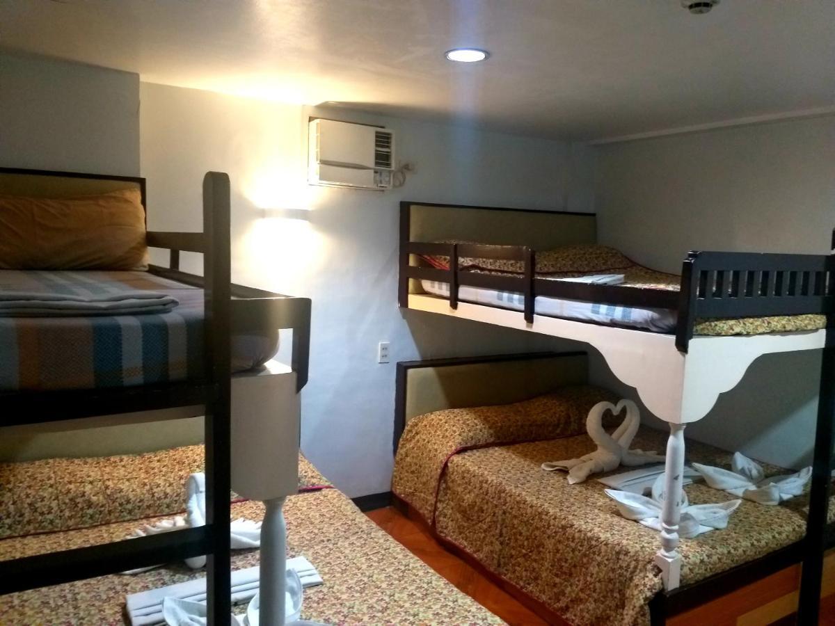 Sola Eleganza Apartelle Quezon City Eksteriør billede