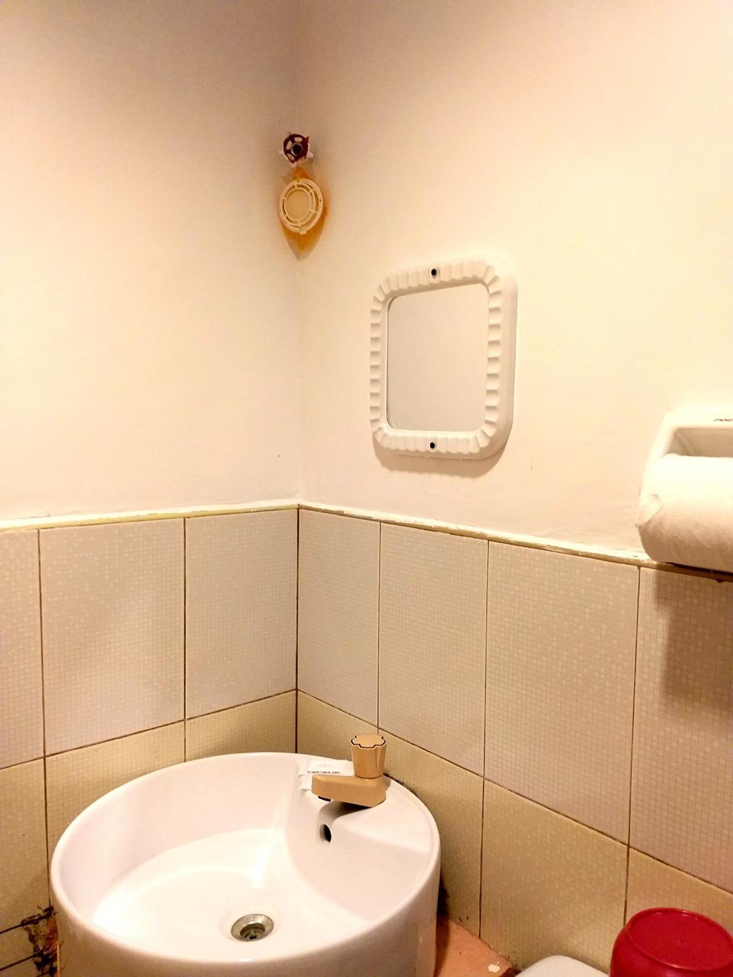 Sola Eleganza Apartelle Quezon City Eksteriør billede